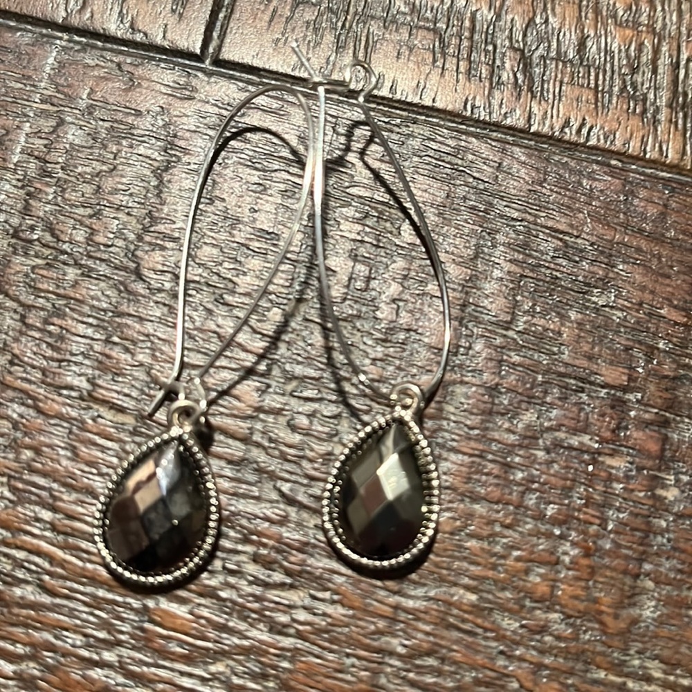 Drop earrings